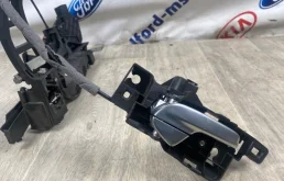 Замок двери задней правой для Ford Galaxy на фотографиях