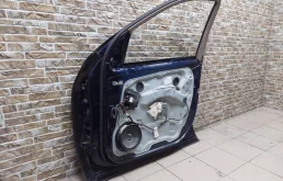 Дверь передняя правая для Mercedes-Benz M class 2010 года на фотографиях