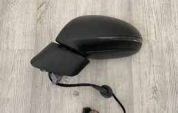 Зеркало боковое левое для Volkswagen Touareg 2013 года на фотографиях