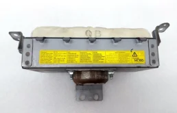 Подушка безопасности водителя для Kia Rio 2012 года на фотографиях