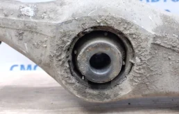 Рычаг передний левый нижний для Volkswagen Touareg 2014 года на фотографиях