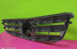 Решетка радиатора для Mercedes-Benz C class 2015 года на фотографиях