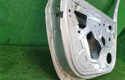 Дверь задняя левая для Renault Logan 2017 года на фотографиях