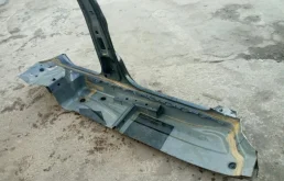 Стойка кузова центральная левая для Volkswagen Polo на фотографиях