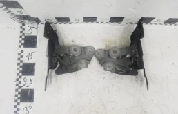 Петля капота правая для BMW X3 2015 года на фотографиях