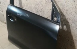 Дверь передняя правая для Toyota Land Cruiser 2014 года на фотографиях