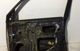 Дверь передняя правая для Toyota Land Cruiser 2015 года на фотографиях