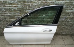 Дверь передняя левая для Mercedes-Benz C class 2013 года на фотографиях