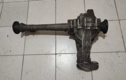 Редуктор переднего моста для Volkswagen Touareg 2005 года на фотографиях