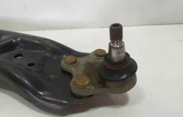 Подрамник двигателя для Volkswagen Polo 2010 года на фотографиях