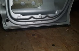 Дверь задняя правая для Volkswagen Touareg 2006 года на фотографиях