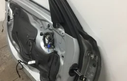 Дверь передняя левая для BMW 3er 2011 года на фотографиях
