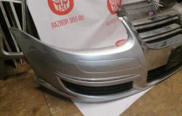 Бампер передний для Volkswagen Jetta 2009 года на фотографиях