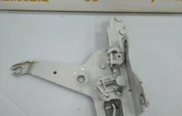 Петля капота левая для BMW X5 на фотографиях