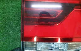 Фонарь внутренний левый для Toyota Land Cruiser 2021 года на фотографиях