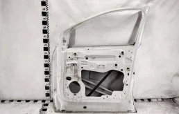 Дверь передняя правая для Ford Kuga 2018 года на фотографиях