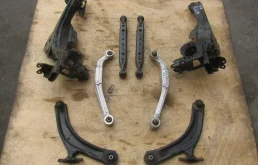 Рычаг передний правый нижний для Nissan X-Trail 2008 года на фотографиях