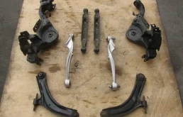 Рычаг передний правый нижний для Nissan X-Trail 2008 года на фотографиях