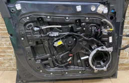 Дверь передняя левая для Volvo XC90 2018 года на фотографиях