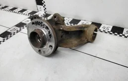 Кулак поворотный левый для Volkswagen Polo 2013 года на фотографиях