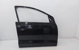 Дверь (в сборе) передняя правая для Volkswagen Polo 2018 года на фотографиях