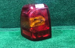 Фонарь левый для Toyota Land Cruiser 2013 года на фотографиях