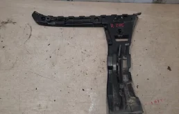 Кронштейн заднего бампера левый для Mercedes-Benz C class 2020 года на фотографиях