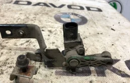 Датчик дорожного просвета передний для Skoda Octavia на фотографиях