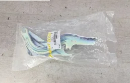 Петля капота левая для Kia Sportage на фотографиях