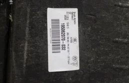 Обшивка крыши (потолок) для Volkswagen Touareg 2013 года на фотографиях