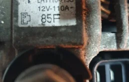 Генератор для Nissan X-Trail 2000 года на фотографиях