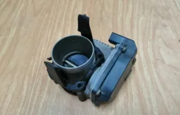 Дроссельная заслонка для Volkswagen Passat 2014 года на фотографиях