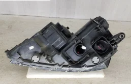 Фары для Volkswagen Passat 2011 года на фотографиях