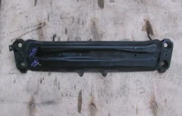 Балка передняя поперечная для Suzuki Grand Vitara 2006 года на фотографиях