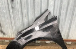 Крылья для Toyota Avensis 2013 года на фотографиях