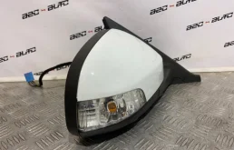 Зеркало боковое правое для Volvo S40 2012 года на фотографиях