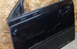 Дверь передняя левая для Volvo S40 2004 года на фотографиях