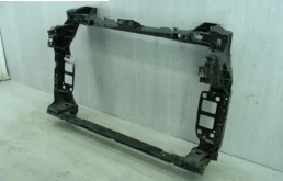 Панель радиатора (телевизор) для Audi Q8 на фотографиях