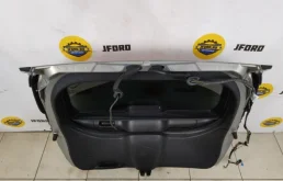 Дверь багажника для Ford Kuga 2012 года на фотографиях