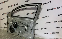 Дверь передняя правая для Volvo S40 2012 года на фотографиях