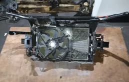 Панель радиатора (телевизор) для Volkswagen Polo 2005 года на фотографиях