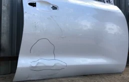 Дверь передняя правая для Toyota Land Cruiser 2021 года на фотографиях