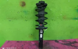 Амортизатор передний правый для Volkswagen Tiguan 2012 года на фотографиях