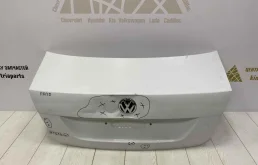 Замок багажника для Volkswagen Polo 2016 года на фотографиях