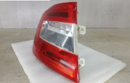 Фонарь левый для Skoda Octavia 2009 года на фотографиях