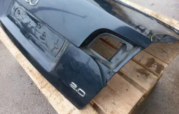 Крышка багажника для Audi A4 2002 года на фотографиях
