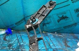 Направляющая бампера задняя правая для Toyota Land Cruiser на фотографиях