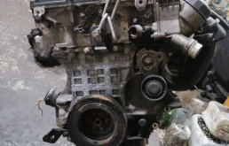 Двигатель без навесного для BMW 1er 2006 года на фотографиях