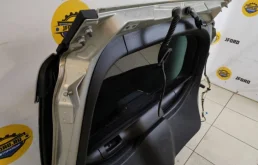 Дверь багажника для Ford Kuga 2012 года на фотографиях