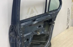 Дверь передняя правая для BMW 5er 2000 года на фотографиях